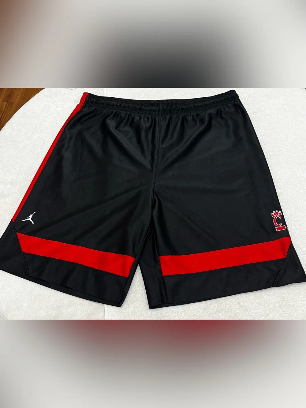 Jordan Brand Cincinnati Bearcats Men’s Large Basketball Shorts 9.5” Inseam
